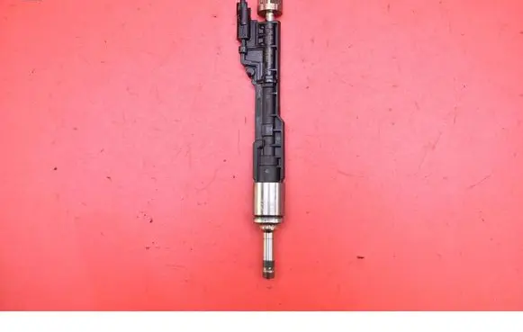 BMW X5M F85 Fuel injector 7639994