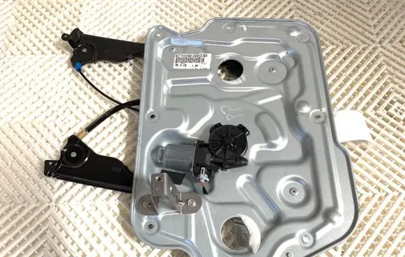 Nissan Qashqai Front door window regulator with motor 80770JD00A