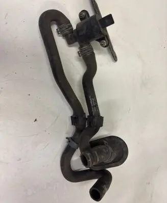 Audi A4 S4 B7 8E 8H Coolant pipe/hose 8K281950AD