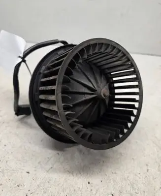 Volkswagen PASSAT B4 Heater fan/blower 357819021