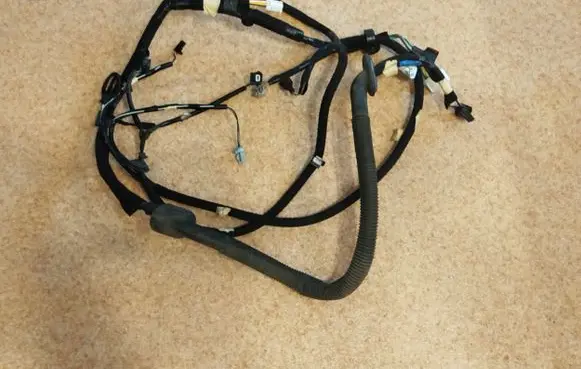 Nissan NV300 Rear door wiring loom 93450628 242105025R 240528332R