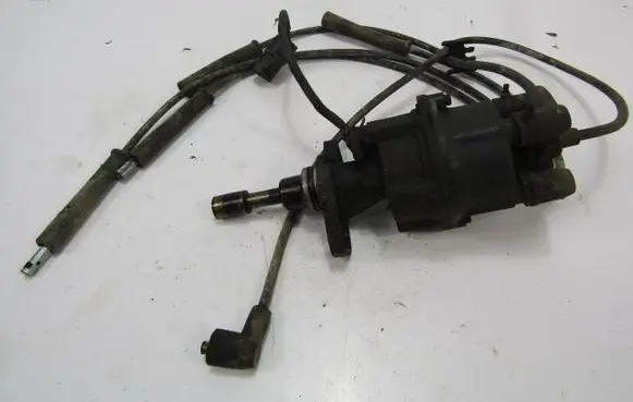 Ford Maverick Ignition distributor 2210040F10