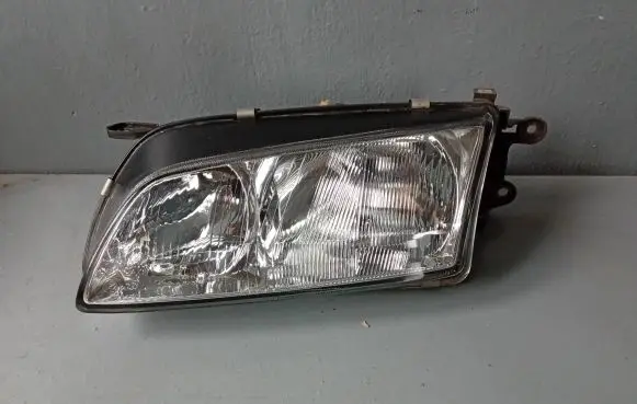Mazda 626 Headlight/headlamp 082161136L