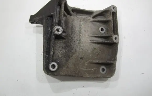 Audi 80 90 S2 B4 A/C compressor mount bracket 050260885D