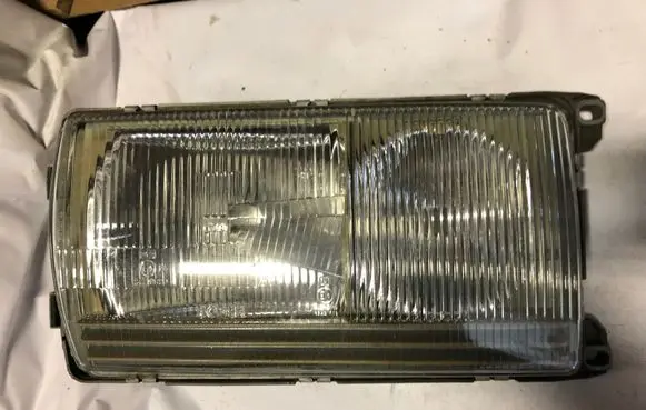 Mercedes-Benz 200 300 W123 Headlight/headlamp 1305235040 1305235040R 0301060112