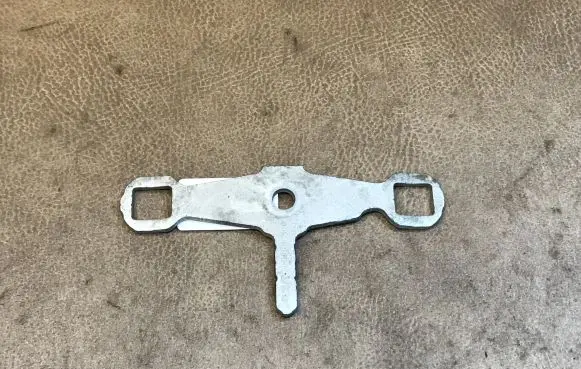 BMW 7 F01 F02 F03 F04 Fuel Injector clamp holder 7599878