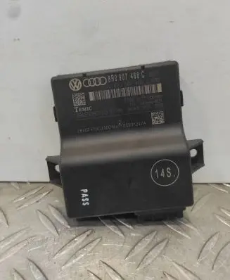 Audi A4 S4 B8 8K Gateway control module 8R0907468C
