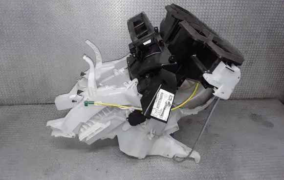 Mercedes-Benz A W169 Interior heater climate box assembly A1698301062