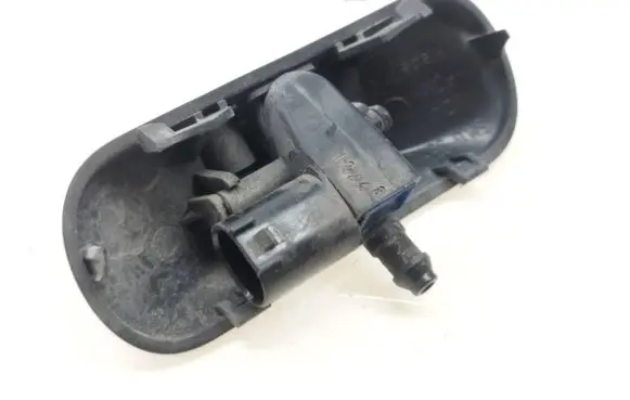 Volkswagen PASSAT B7 Windshield washer spray nozzle 5M0955986C