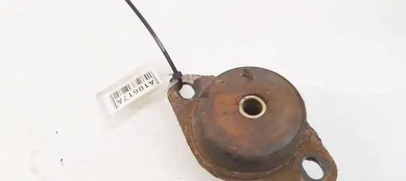 Mercedes-Benz 100 W631 Engine mount bracket 