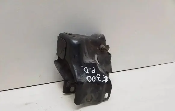 Mercedes-Benz E W211 Horn signal holder/bracket 