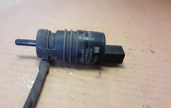 Opel Antara Windscreen/windshield washer pump 13250356 3240115