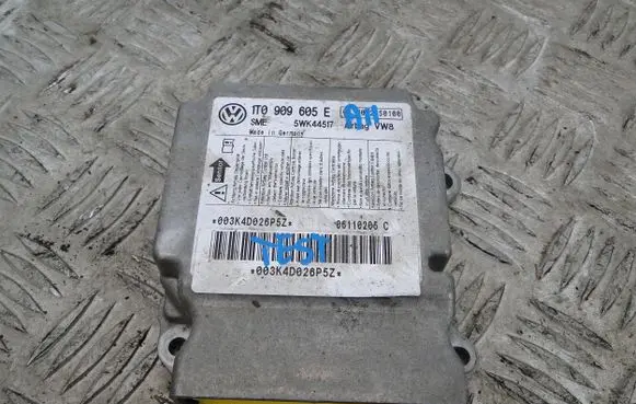 Volkswagen Touran II Other control units/modules 1T0909605E