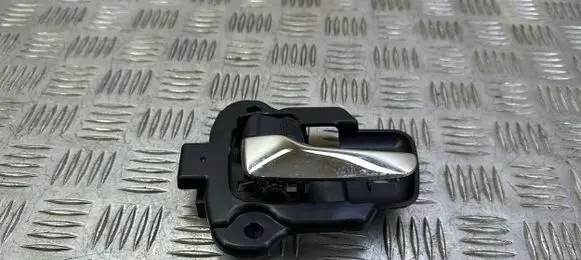 Toyota Avensis T270 Front door interior handle MN105359