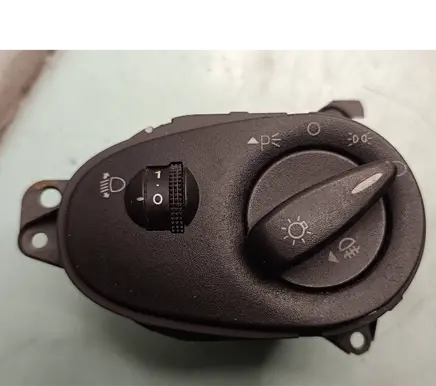 Ford Focus Light switch 4986101