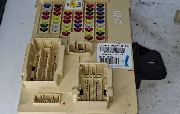 KIA Optima Fuse module 919552T080