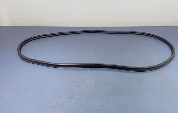 Trunk rubber seal (body)