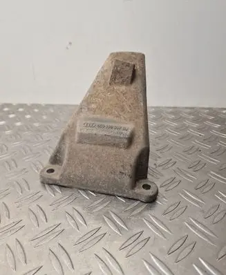 Audi A8 S8 D3 4E Engine mounting bracket 4E0199307BJ
