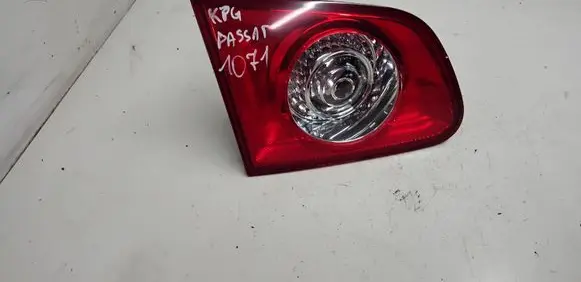Volkswagen PASSAT B6 Tailgate rear/tail lights