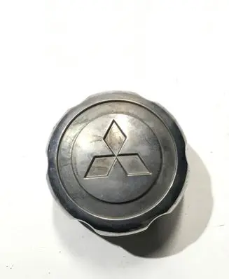 Mitsubishi Pajero Sport I Original wheel cap MB816581