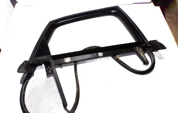 Audi A4 S4 B6 8E 8H Rear door window/glass frame 