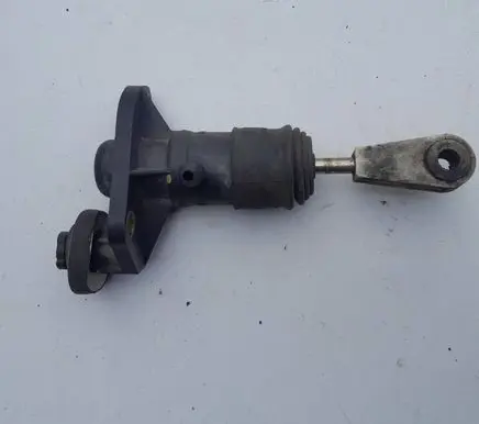 Volkswagen PASSAT B5 Clutch master cylinder 8E1721401