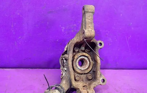 Nissan Murano Z50 Front wheel hub spindle knuckle