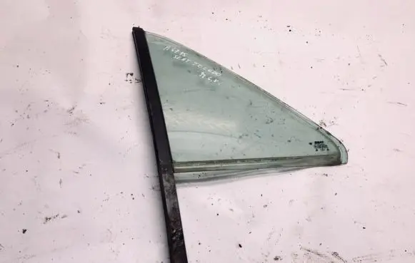 Seat Toledo I (1L) Rear vent window glass 