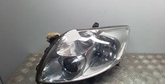 Toyota Auris 150 Headlight/headlamp 8117002460