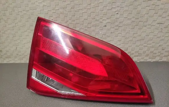Audi A4 S4 B8 8K Tailgate rear/tail lights 166973