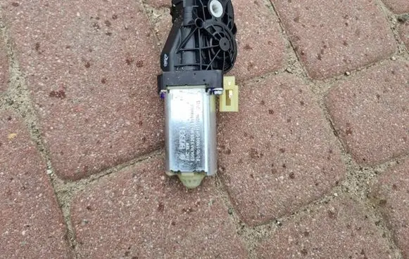 Opel Insignia B Seat adjustment motor 13595014