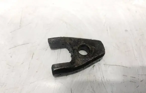 Volvo S70 V70 V70 XC Fuel Injector clamp holder 