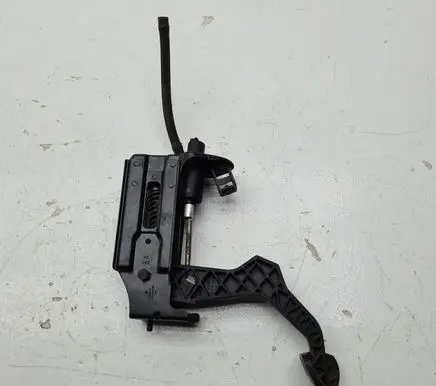Skoda Octavia Mk1 (1U) Clutch pedal 1J1721373B