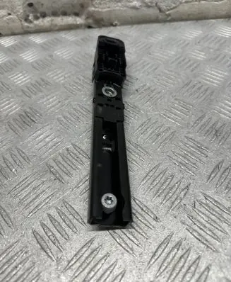 Jaguar XF X250 Seat belt adjustment rail 8X23F611C46AD 34033824 8X2824CXP4A