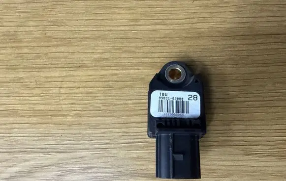 Toyota Auris 150 Airbag deployment crash/impact sensor 8983102080
