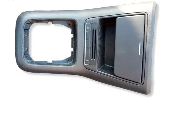 Volkswagen Tiguan Center console 5N1857961A 5N1857307A 81684