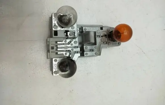 BMW 3 E46 Tail light bulb cover holder 6900472