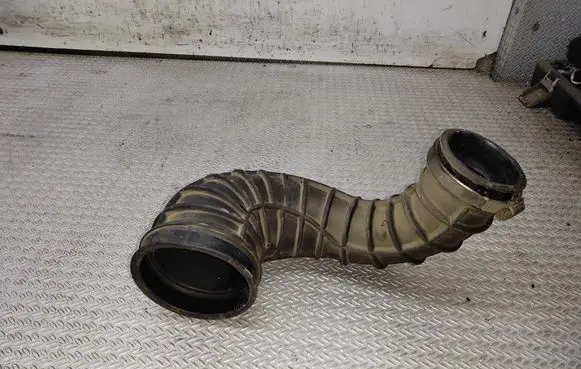 Volvo V70 Air intake duct part 08634143