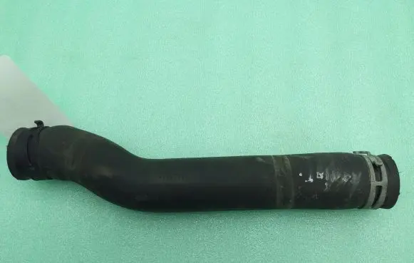 Porsche 911 996 Engine coolant pipe/hose 99610662154