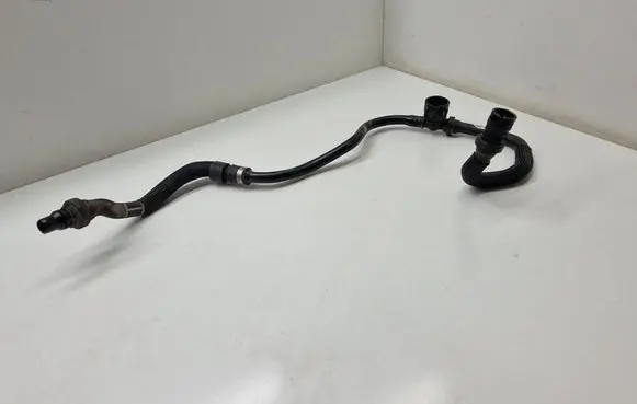 Engine coolant pipe/hose