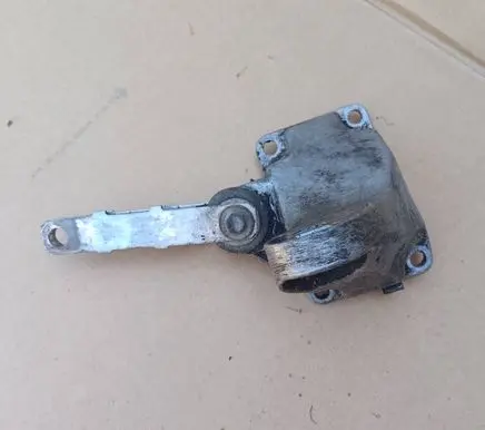 Audi 80 90 S2 B4 Gearbox mounting bracket 853399114