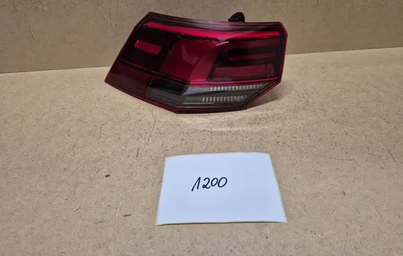 Volkswagen Golf VIII Rear/tail lights 5H0945095C