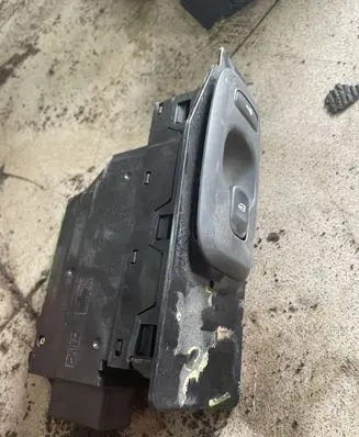 Volvo V70 Electric window control switch