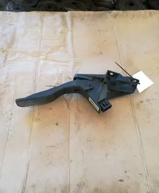 Ford Mondeo Mk III Accelerator throttle pedal XR8F9F832BD