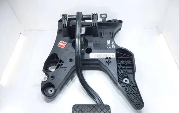 Volkswagen Touareg II Pedal assembly 7P0723117B 0208686 7P0723031AK