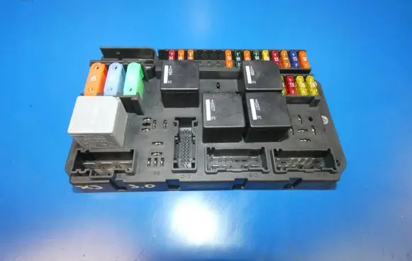 Jaguar XJ X351 Fuse module aw9314a073