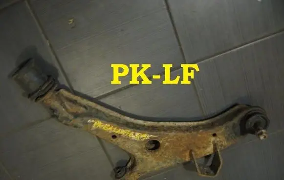 Mitsubishi Galant Front lower control arm/wishbone MD975321