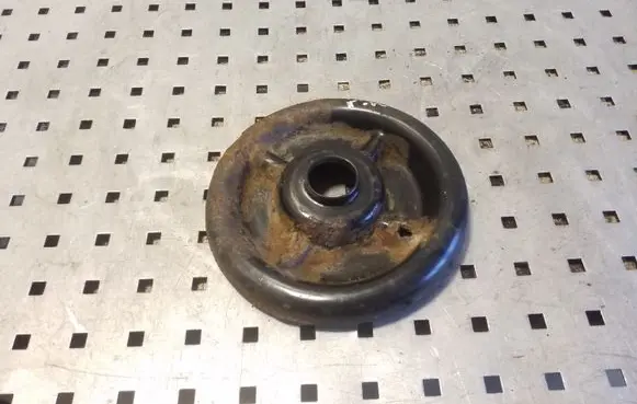 Coil spring mount
