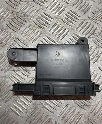 Toyota RAV 4 (XA50) Air conditioner control unit module 88650-42720