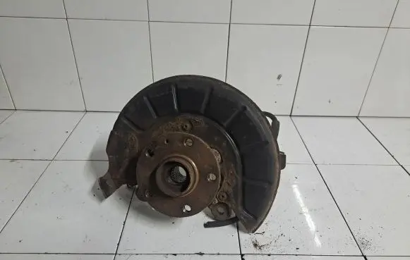 Volkswagen Jetta V Front wheel hub